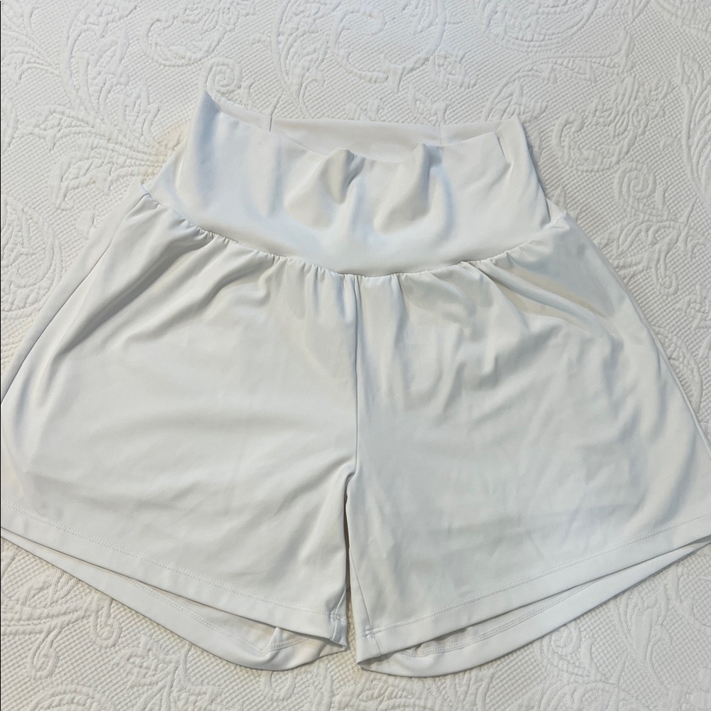 HALARA Women's Athletic White Shorts